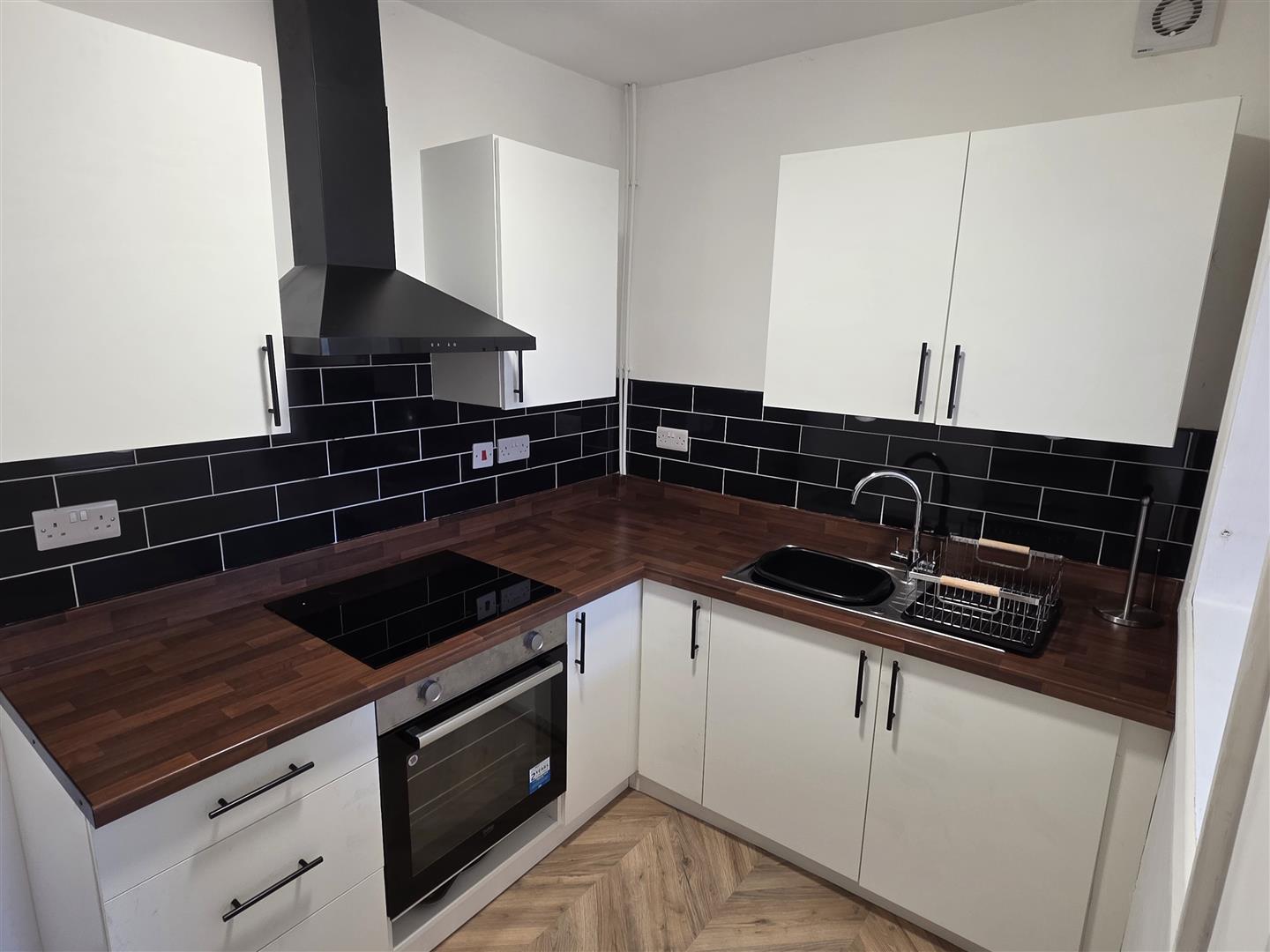 Panteg, Felinfoel, Llanelli, SA15 3TE